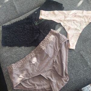NWOT Mixed Lot of‎ 3 honeydew & Felina panties size small